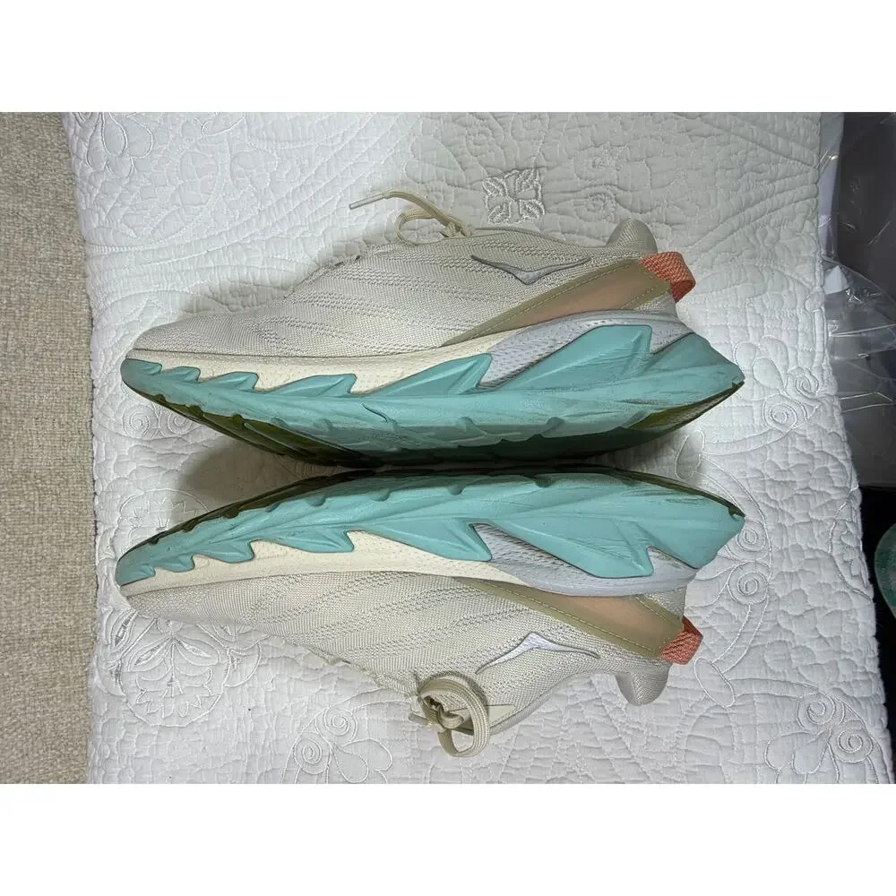 Hoka One One hoka one